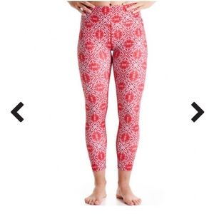 Oiselle Spando Blaze Kaleido-go Red Geometric Leggings, Size Large
